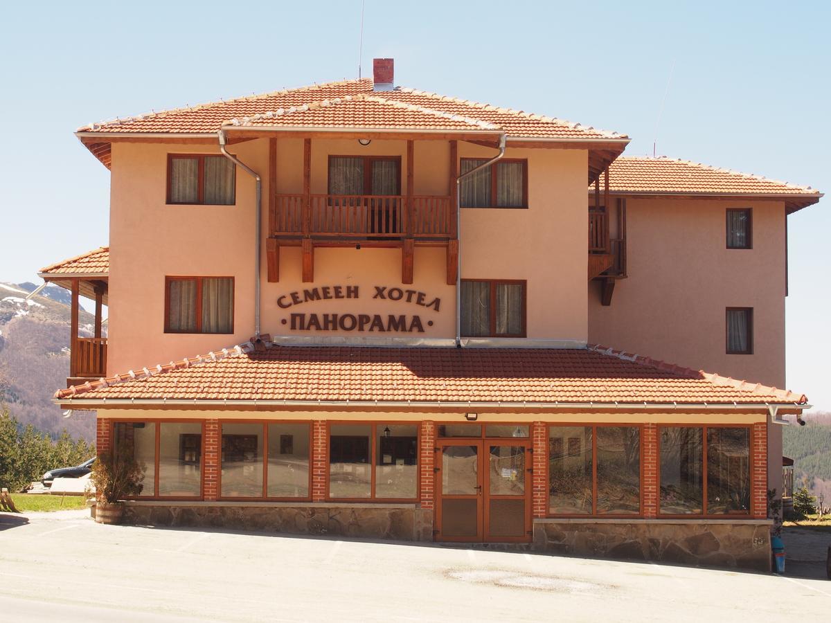 Family Hotel Panorama Chiflik Esterno foto